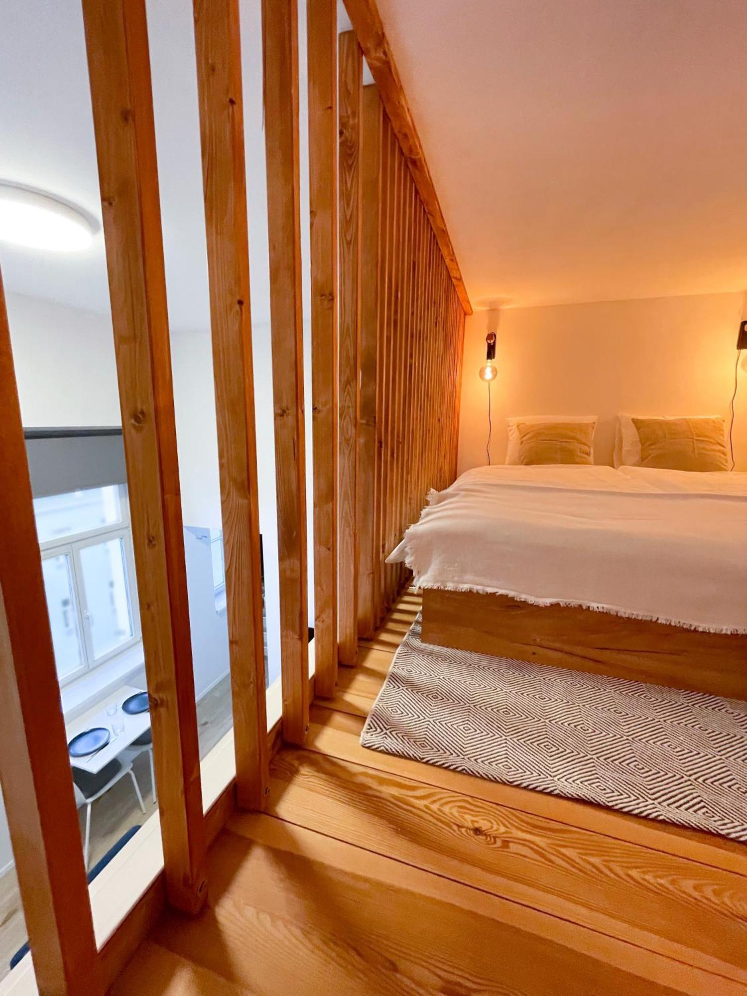 Loft Maniny By Urban Apartments Прага Екстериор снимка