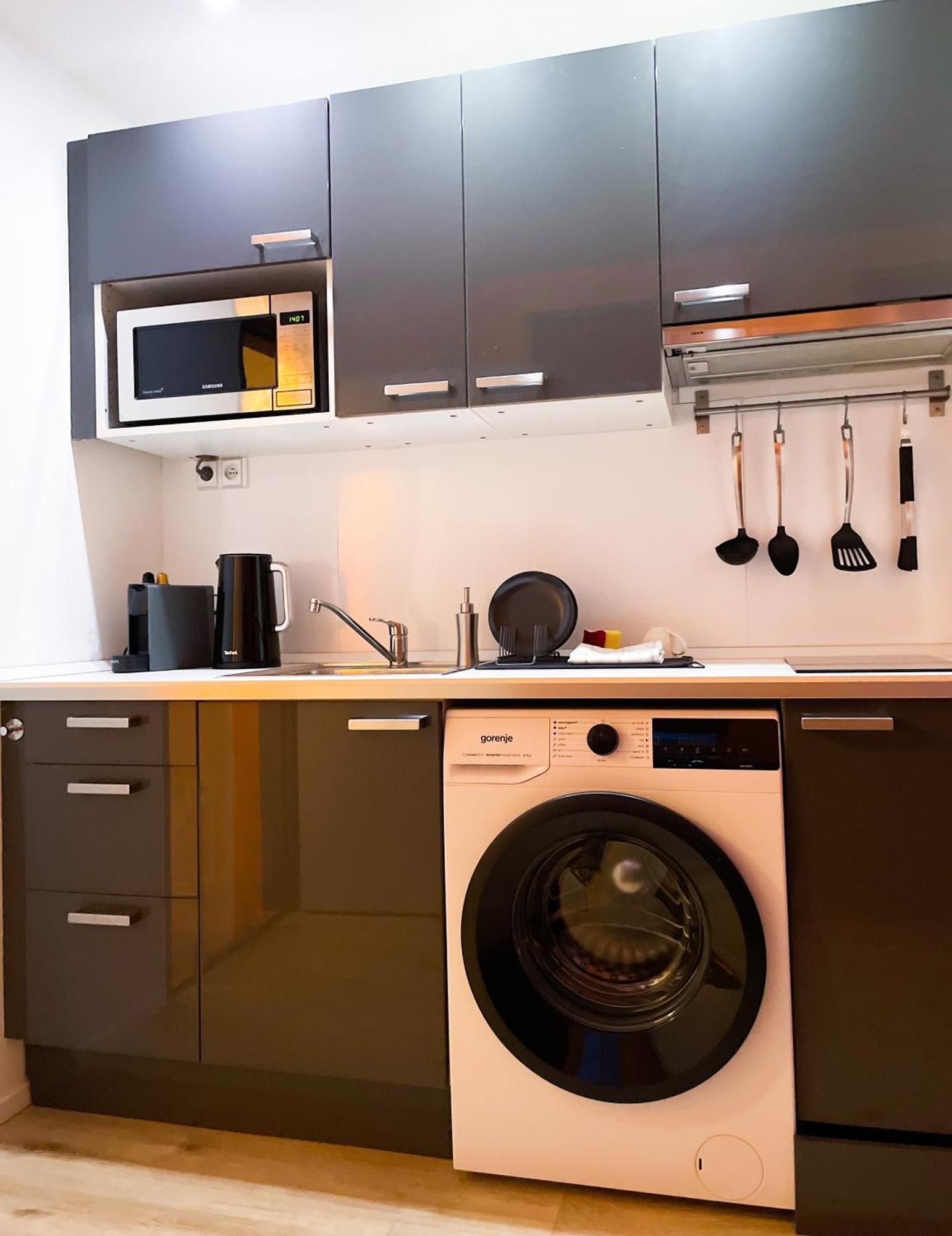 Loft Maniny By Urban Apartments Прага Екстериор снимка